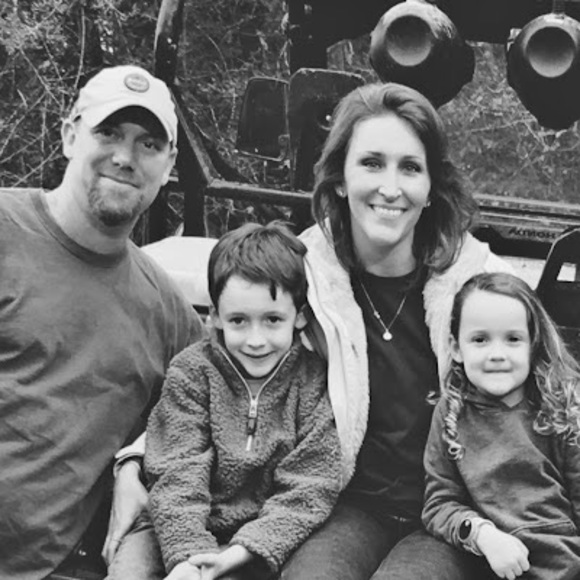 Meet your Posher, Lea - Picture 1 of 1